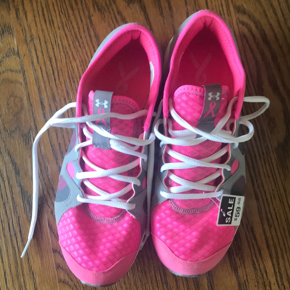 UA tennis shoes